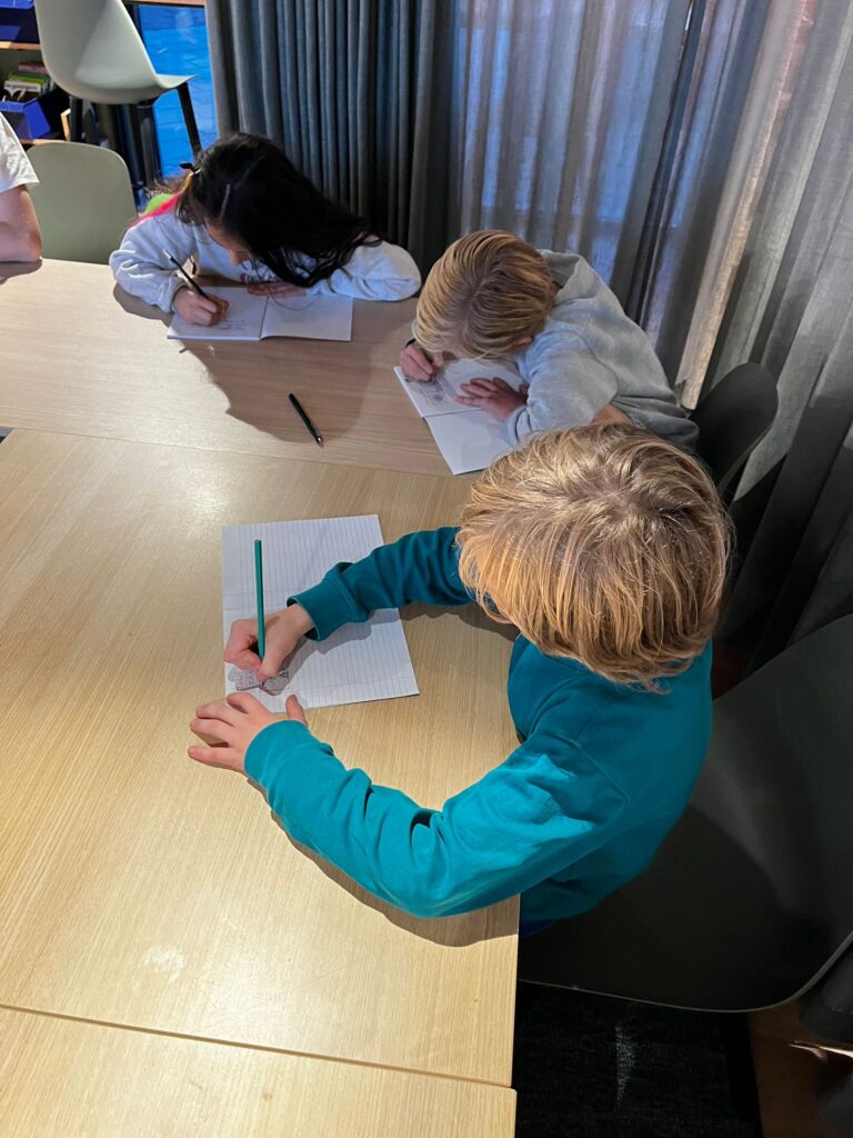 Kinderen schrijven bij Pennenhelden